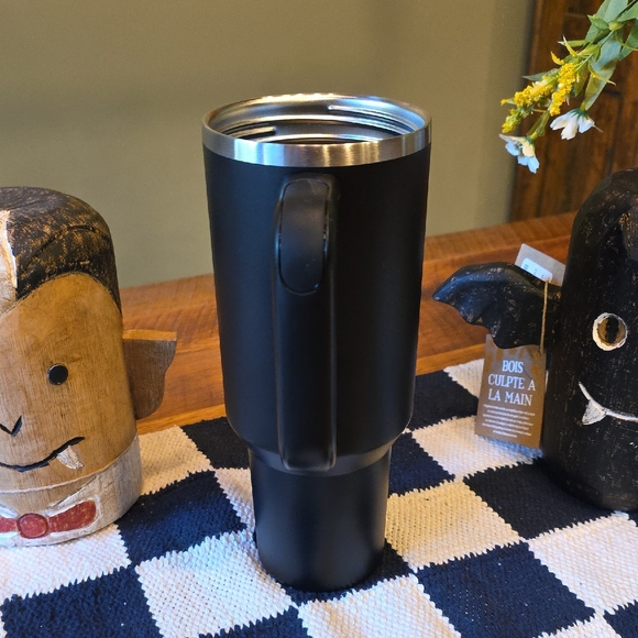 Stanley Matte Black Travel Mug with Handle - Picture 6 of 10
